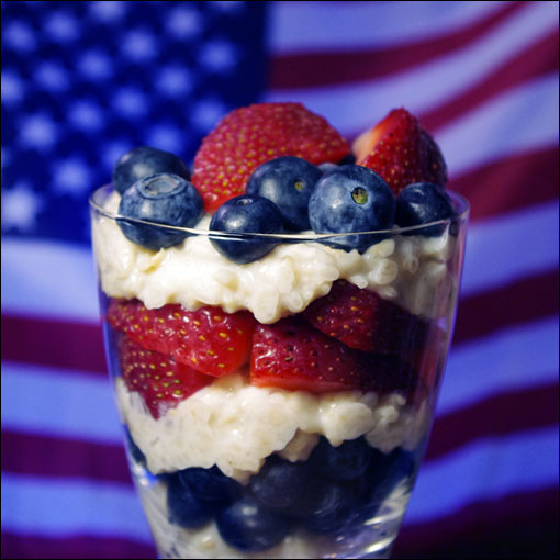 4th Of July Red, White & Blue Oatmeal Parfaits