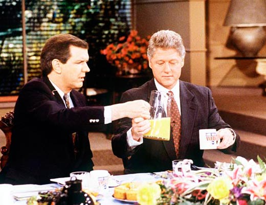 Bill Clinton esmorzant amb Charlie Gibson d'ABC