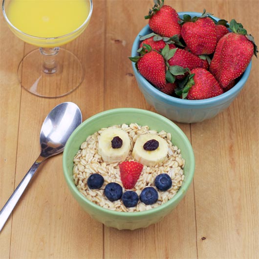 Fruit Juice Oatmeal w/ Fruit Face