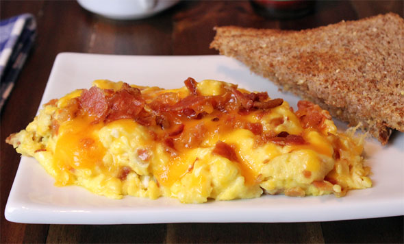 Spicy Bacon Omelet Scramble