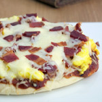 Breakfast Pita Pizza