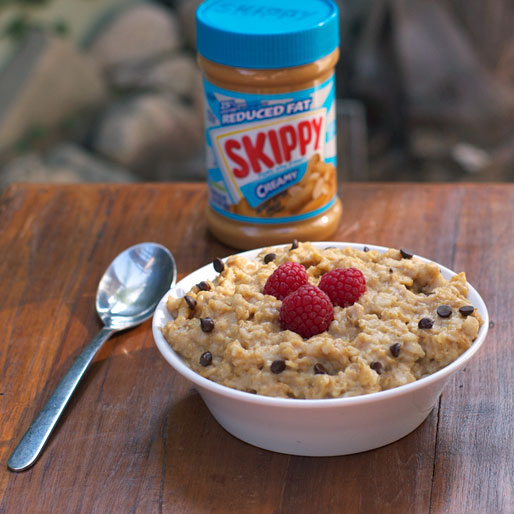 Peanut Butter Oatmeal with Berries and Chocolate Chips