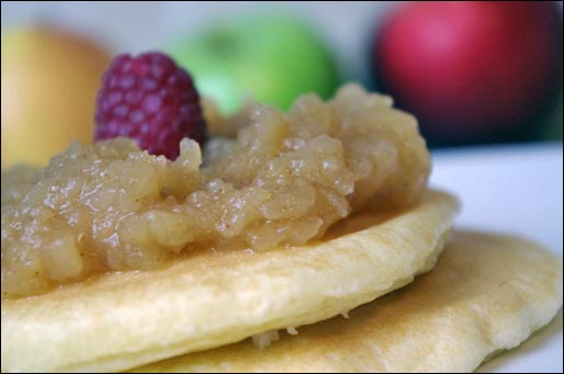 Homemade Applesauce (Pancake Topping)