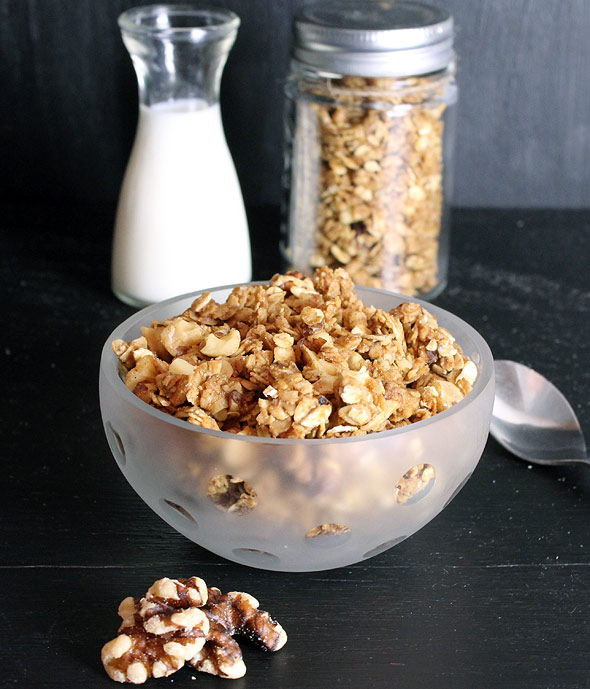 Homemade Walnut Granola