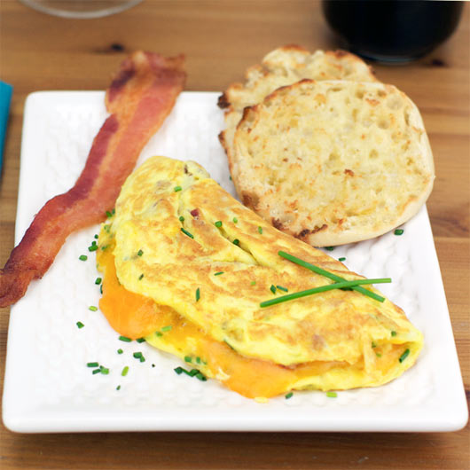 Bacon, Cheddar & Chives Omelette