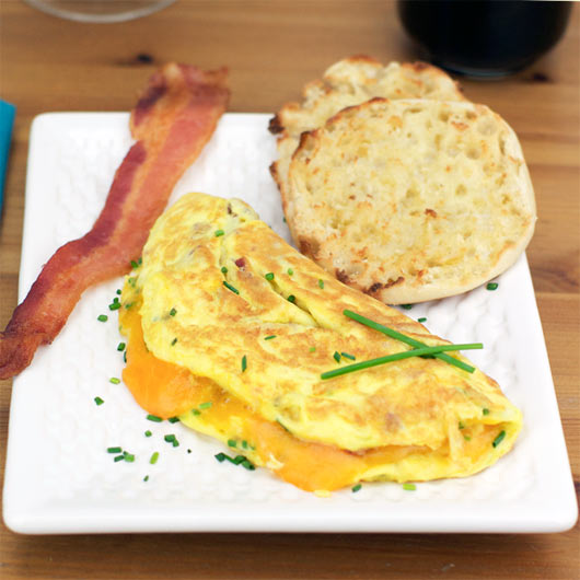 Bacon, Cheddar & Chives Omelette Bacon, Cheddar & Chives Omelette