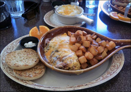 Broken Egg Cafe: Works Omelet